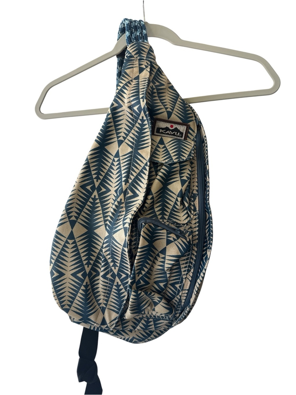 KAVU Rope Sling Bag Crossbody Backpack Blue Tan Geometric Print Outdoor Hiking